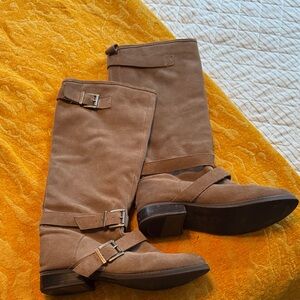 Stylish Tan Boots for Women